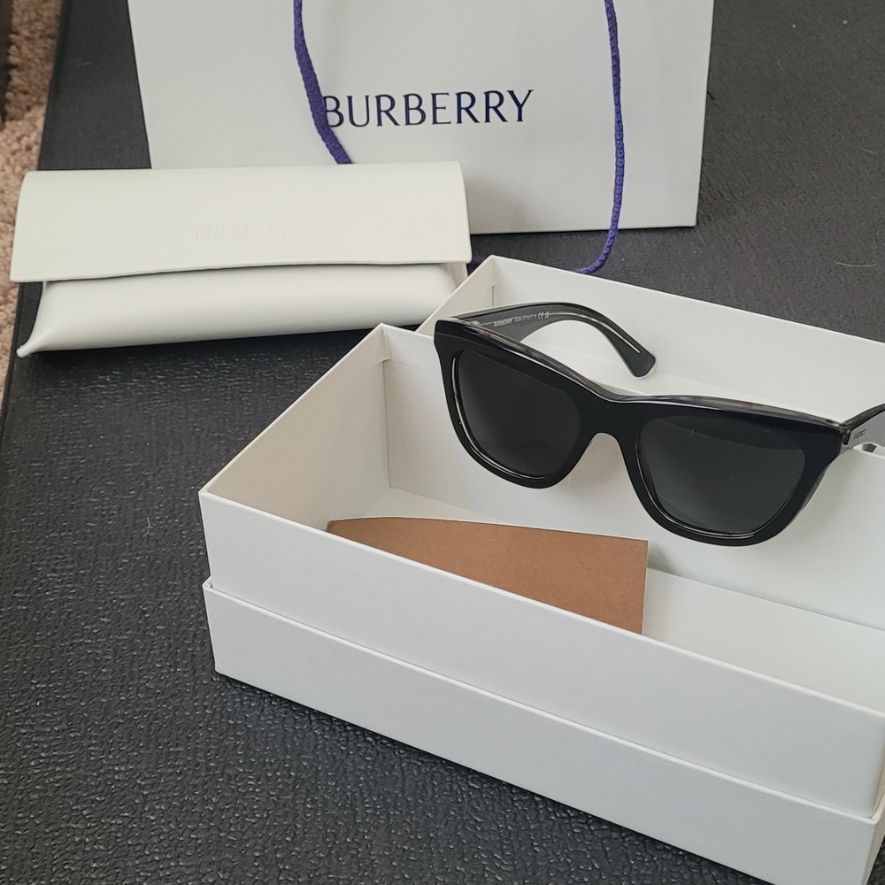NEW Burberry Classic Black Sunglasses for Women